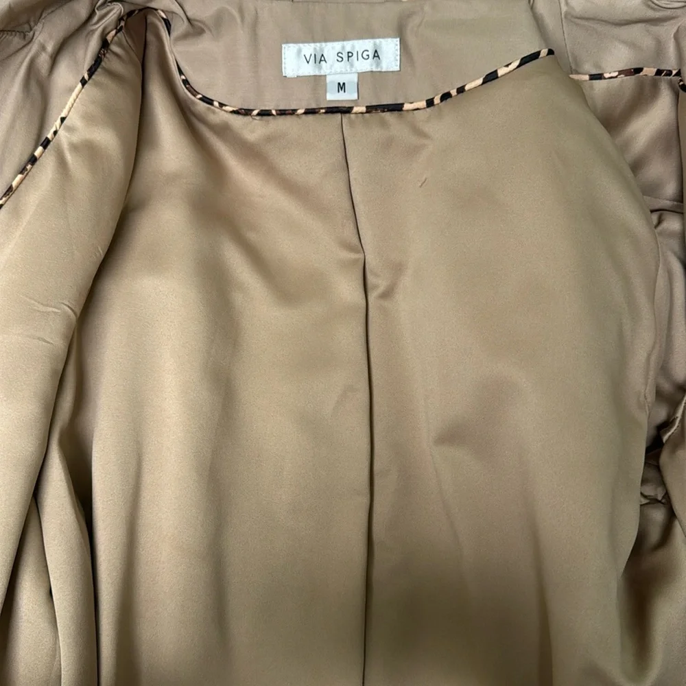 Via Spiga Water Repellent Tan Trench Coat size Medium